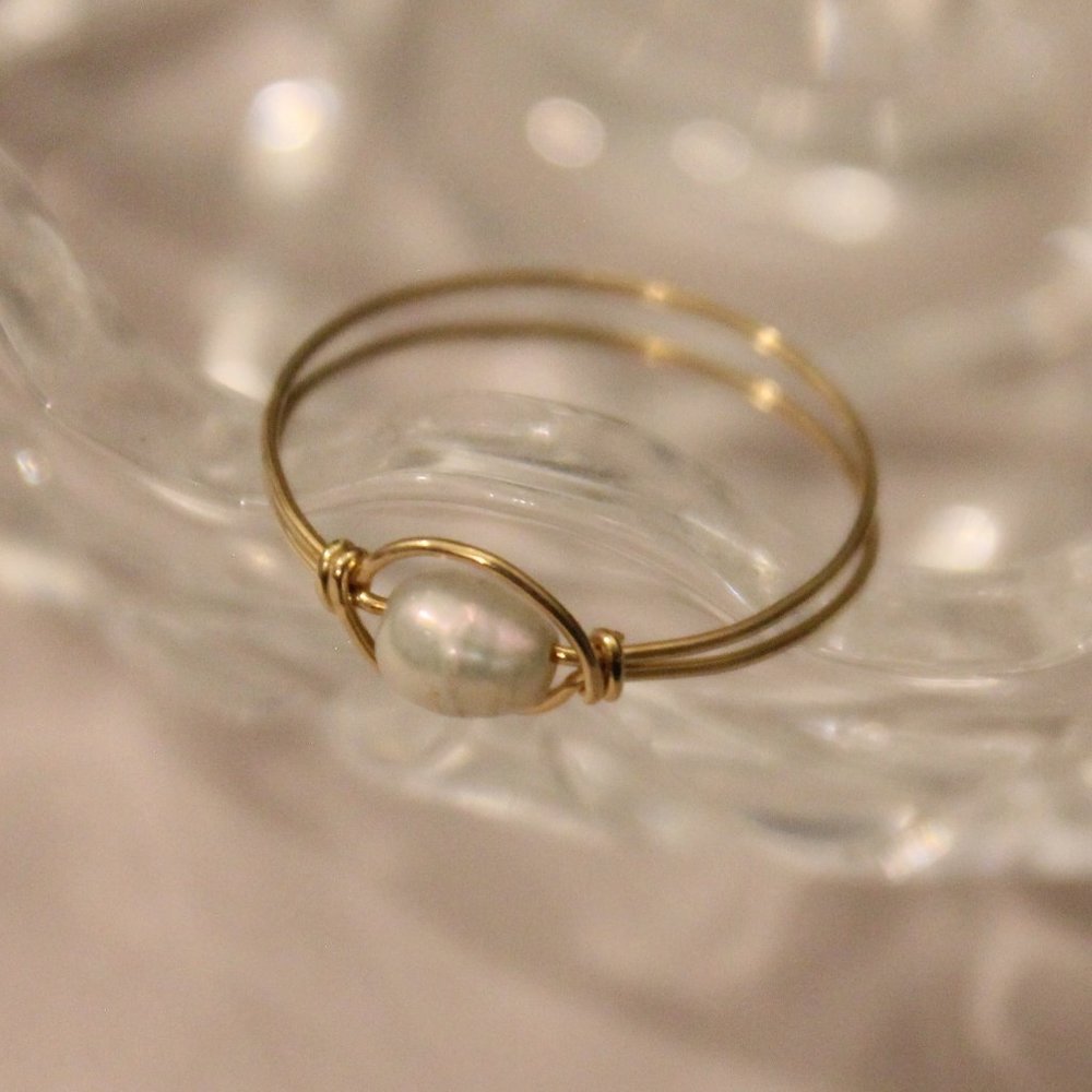 Golden Wire Pearl Ring